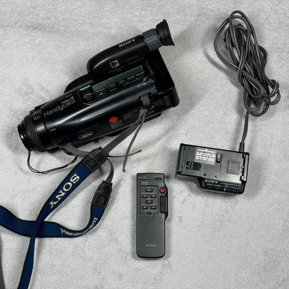 Sony Handycam CCD-FX510 Video 8 Camcorder Vintage 10x Zoom Hi-Fi***PARTS ONLY***